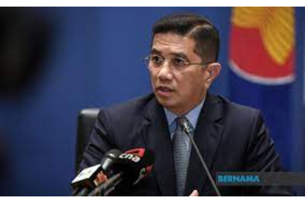  Malaysia bags nearly RM2bil investment from semiconductor maker: Azmin