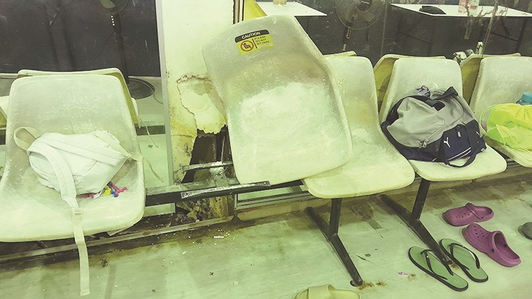 The seats coming off the metal frame. 