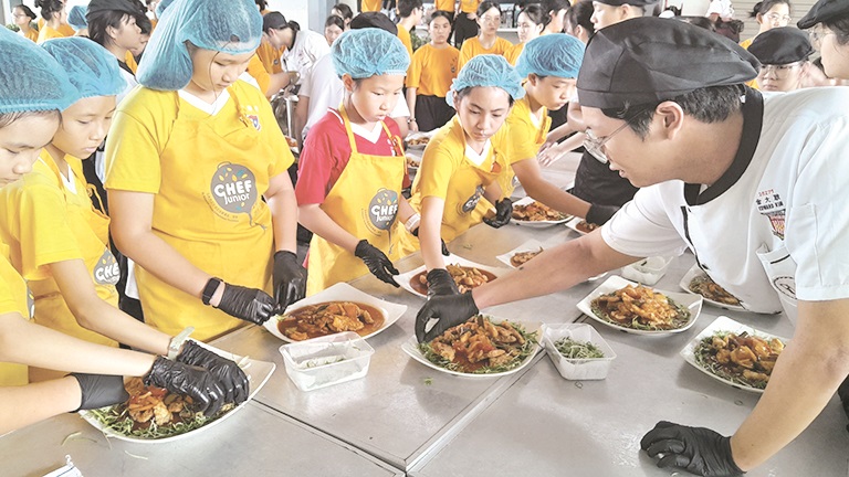 Students learn leadership through cooking 