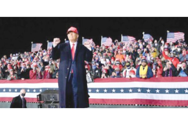 Trump sets hectic campaign pace 