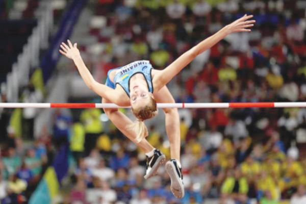 Ukrainian teen high jumper impresses