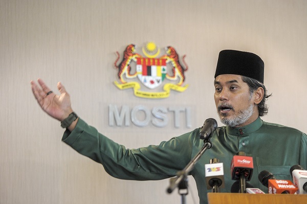 Khairy raps EC’s delay of Undi18 as ludicrous, will bring matter up to Cabinet
