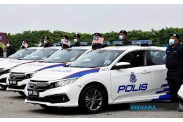 Suspected drug dealer rams car into police MPV in Labuan