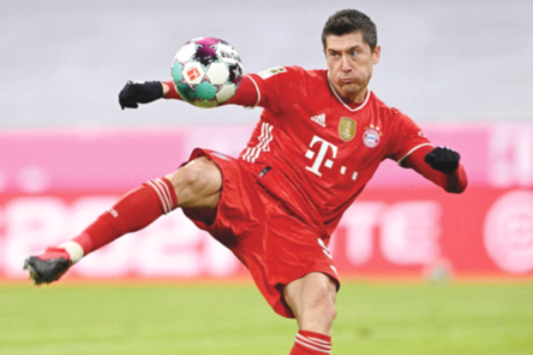 Holders Bayern host embattled PSG without Lewandowski