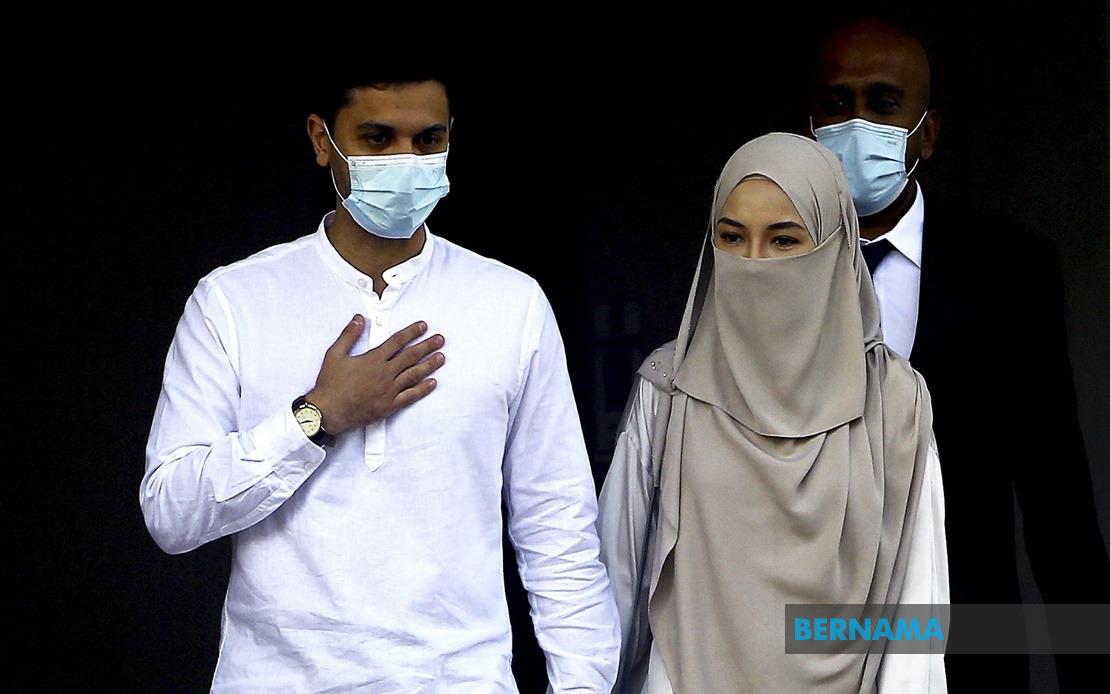 Police probing claims Neelofa did not wear face mask in court