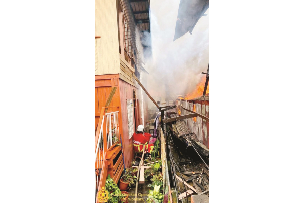 Fire destroys 56 houses in Tawau