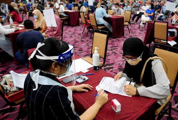 290 guru di Sabah belum divaksin