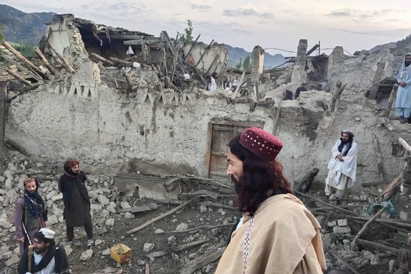 1,000 dead, 1,500 injured in Afghan quake, news report says