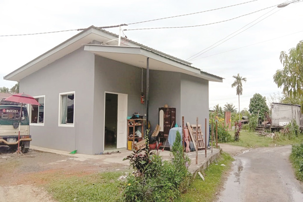 Osimal’s gift to Penampang fire victim
