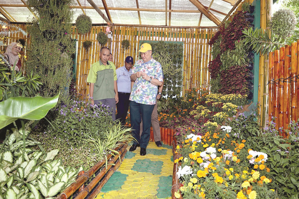 RM4.9m on flower imports: Chief Minister
