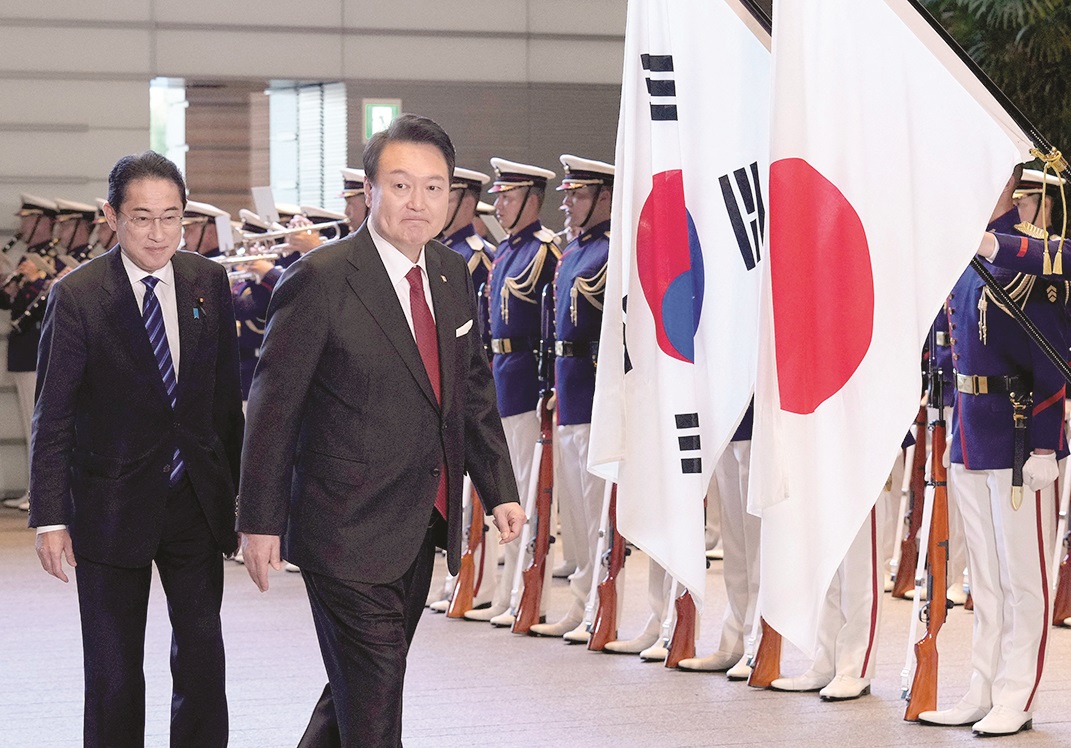 Japan, South Korea to tackle regional threats