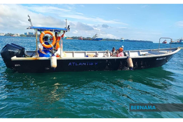 Labuan MMEA detains cargo boat ferrying 7 passengers