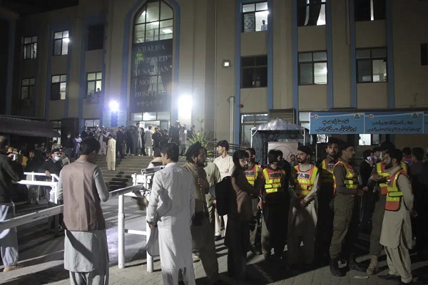 Thirteen killed in Pakistan, Afghanistan quake