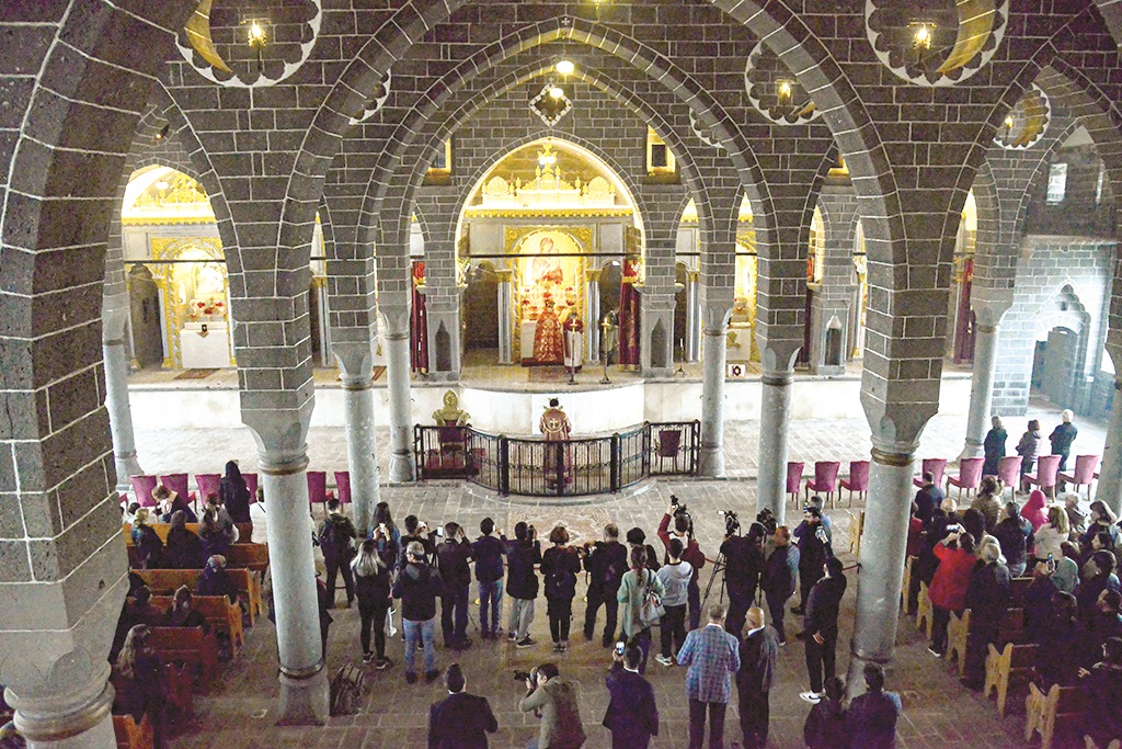 Bittersweet Easter for Turkish city’s dwindling Armenian community