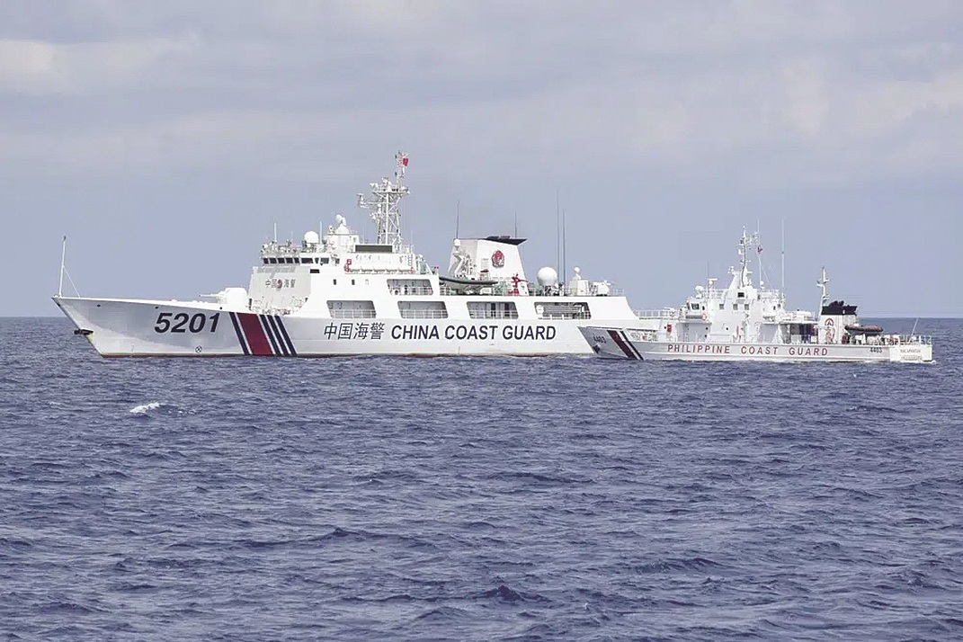 Chinese, Philippine vessels in near-collision