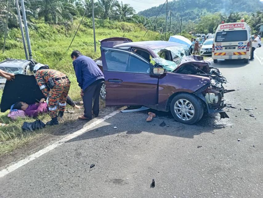 Baby, toddler die in Semporna two-vehicle collision