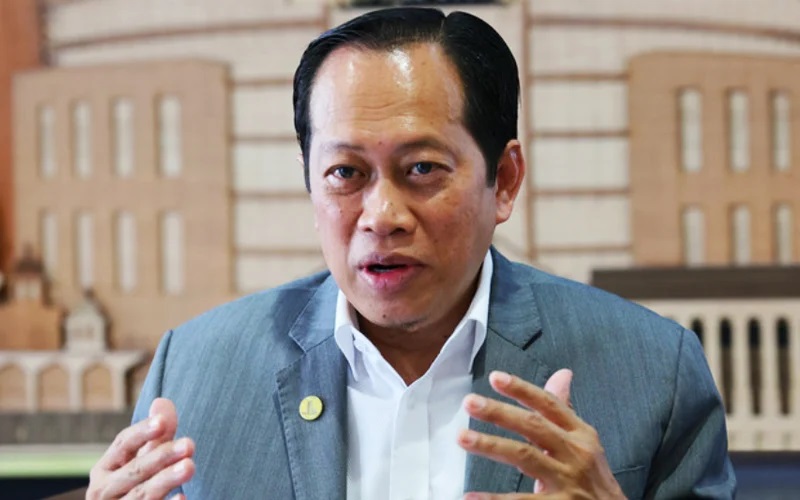 Use balance of funds under 2023 budget by Dec 31, reminds Ahmad Maslan