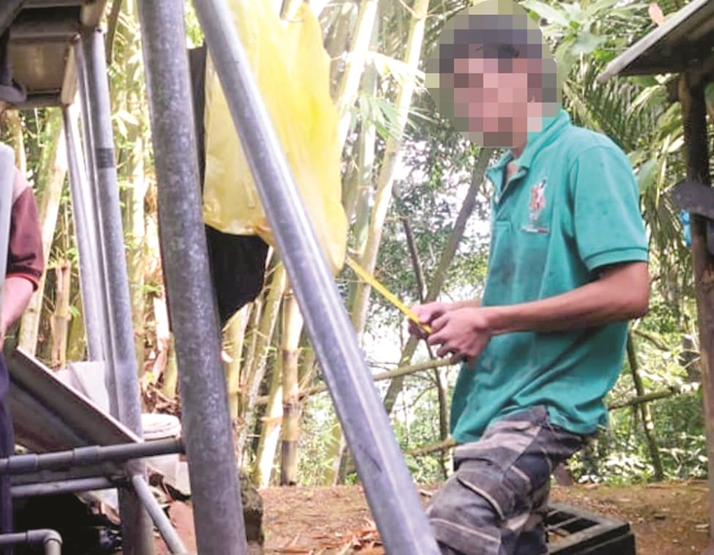 Two types of stateless locals in Sabah: Activist