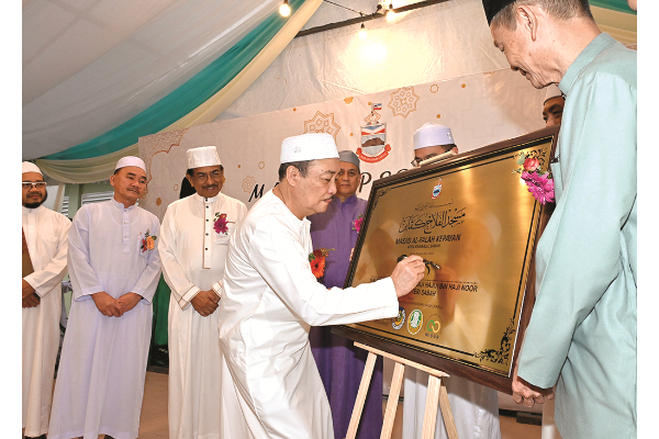 RM131m for religious schools and mosques