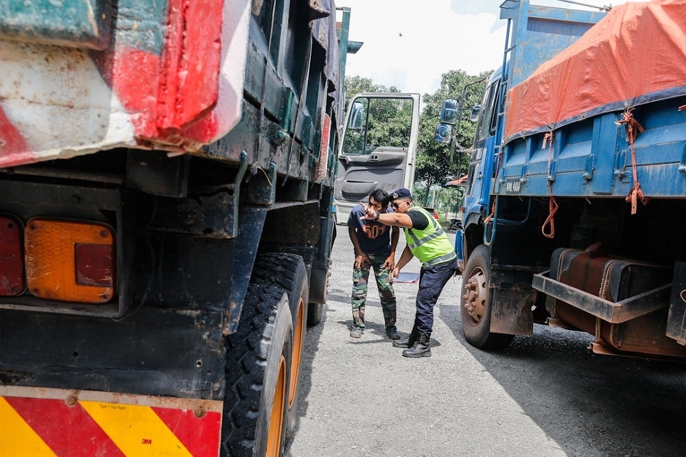Transport Ministry developing system to tackle overloaded trucks, boost road safety