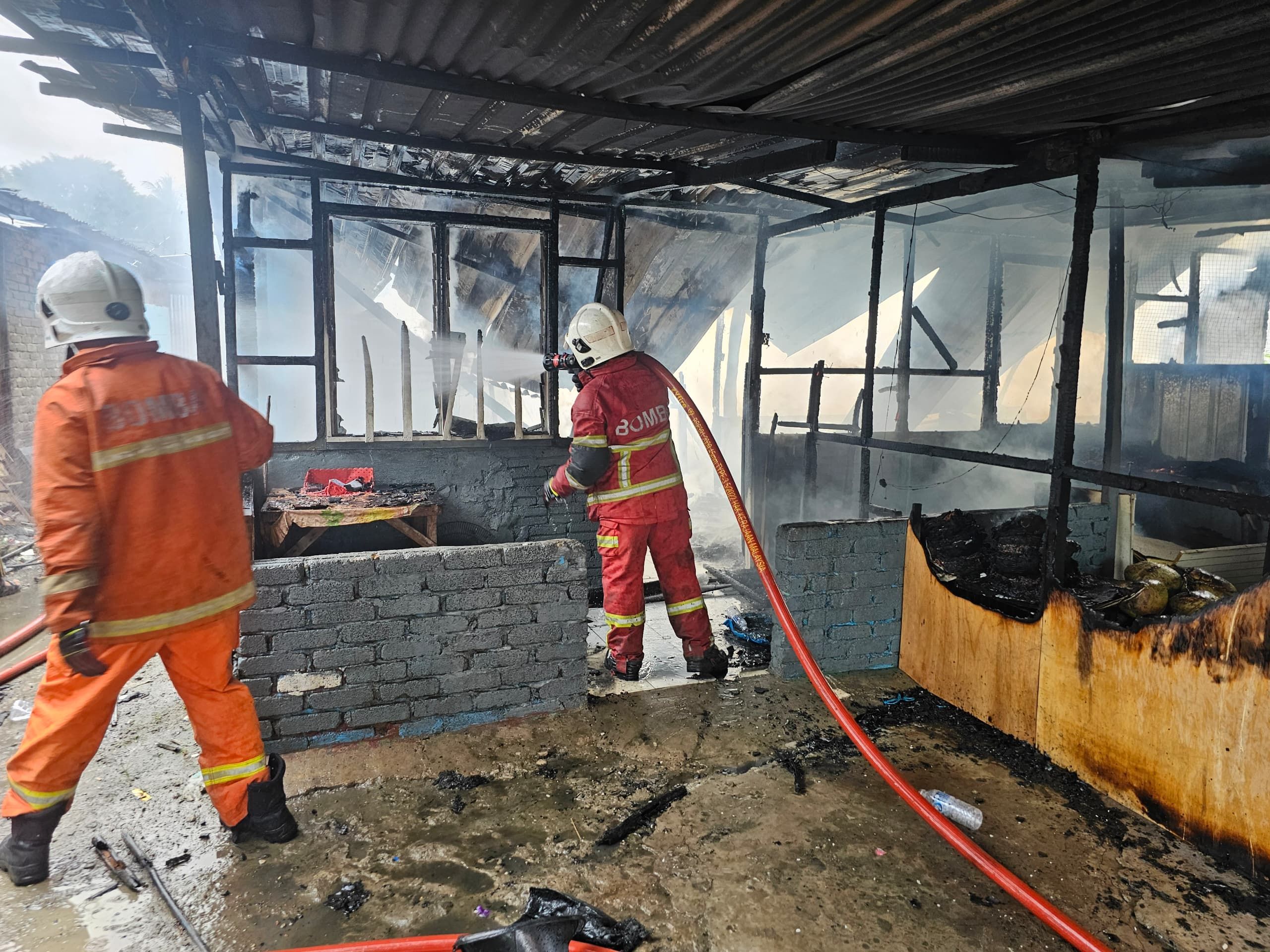 Four homes affected in Kampung Panji blaze