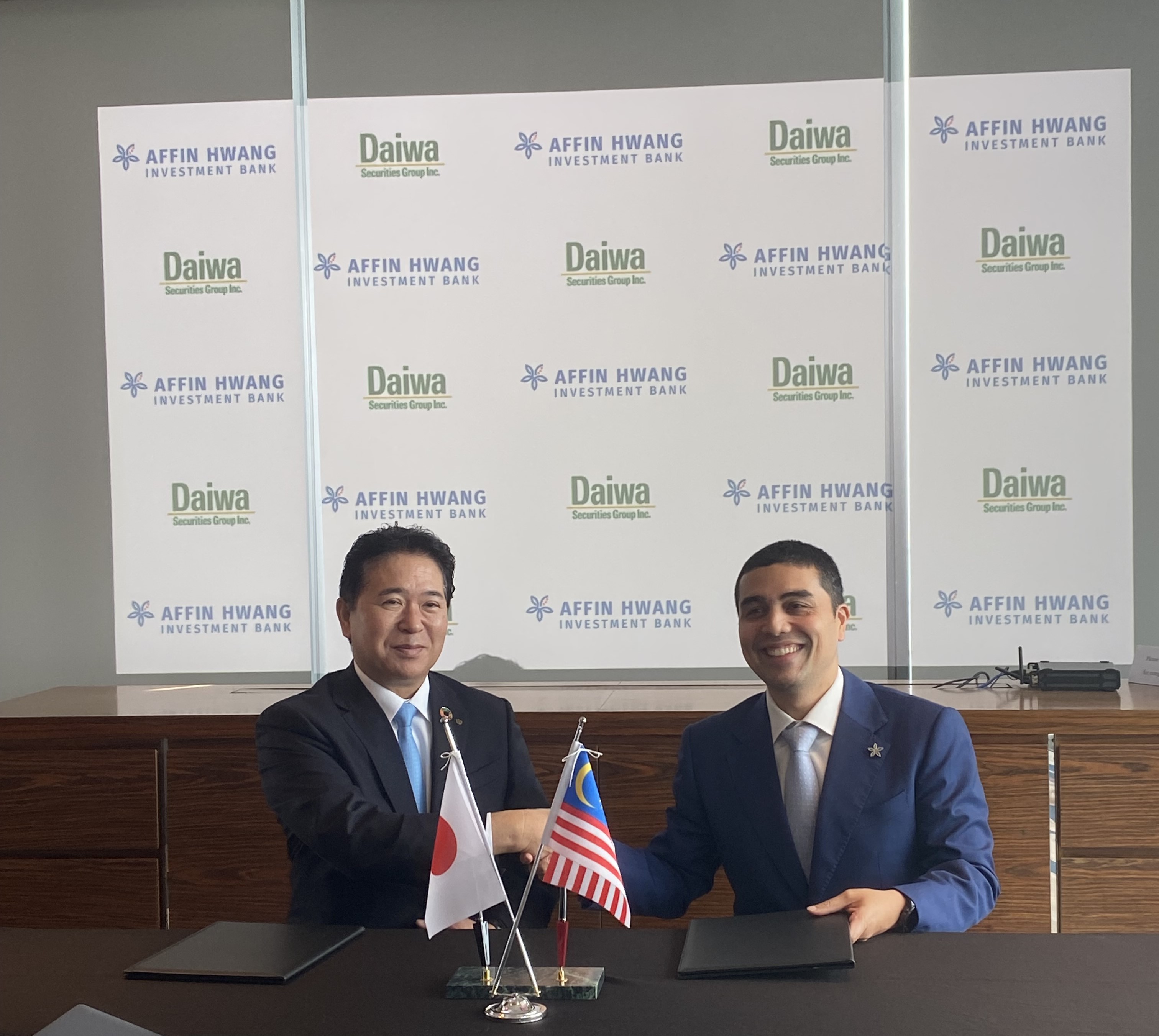 AFFIN Hwang Investment Bank Berhad and Daiwa Securities Group sign MoU to deepen wealth management collaboration.