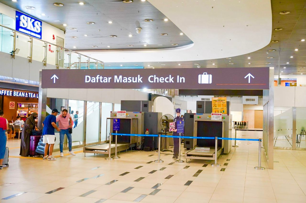 SZB enhances terminal flow and security through the upgrade and relocation of its Hold Baggage Screening System.