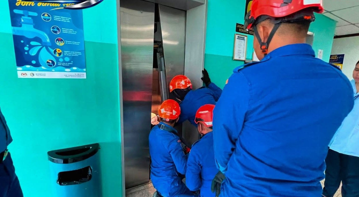 Two trapped women rescued in Sandakan