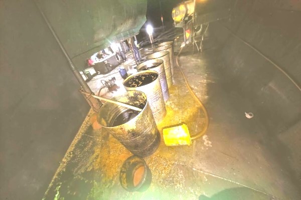 Illegal crude palm oil storage bust in Tawau