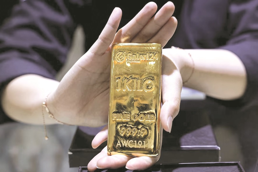 Anti-graft prosecutor quits; billions rupiah, gold seized