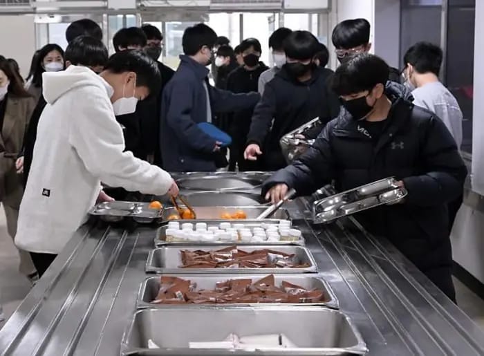 South Korean schools face halal meal challenges