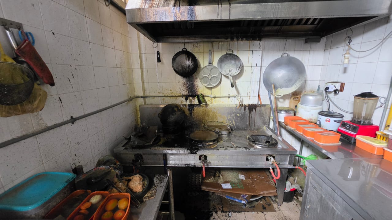 Fire breaks out at crowded Bataras Kolombong food court