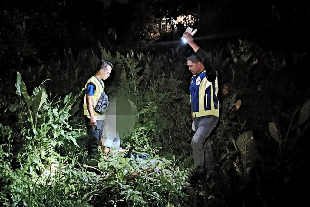 Foreign man held over underwear theft