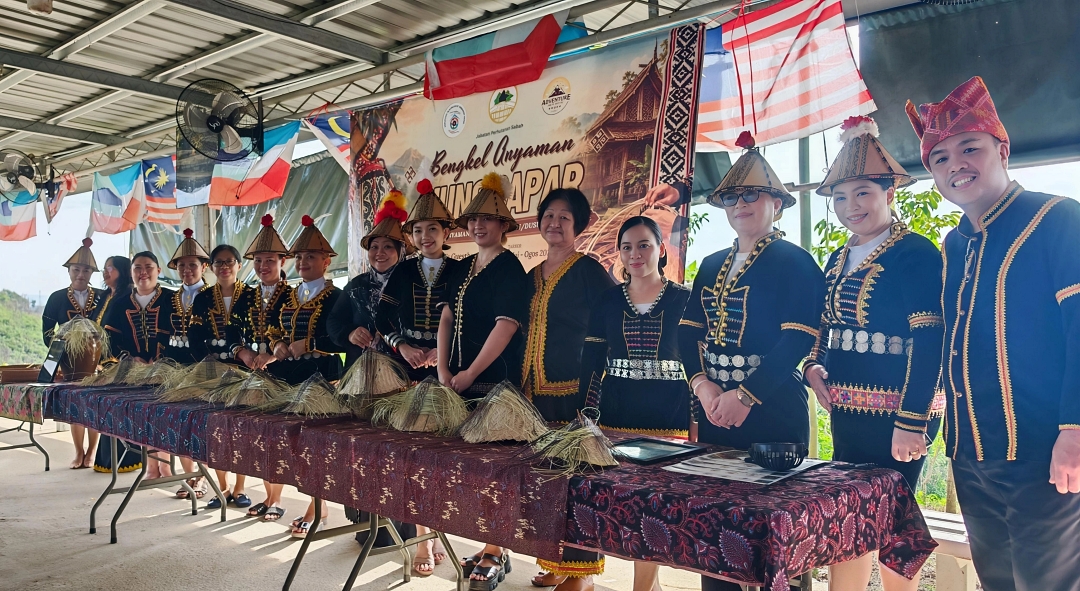 Community initiative keeps Siung Papar weaving tradition alive