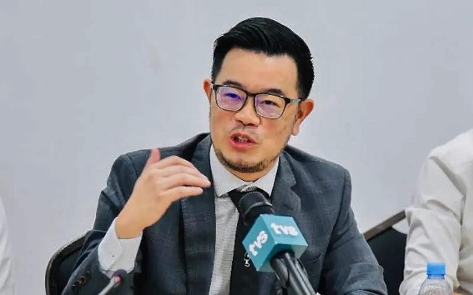 Launch independent probe into water pipeline failures: Warisan