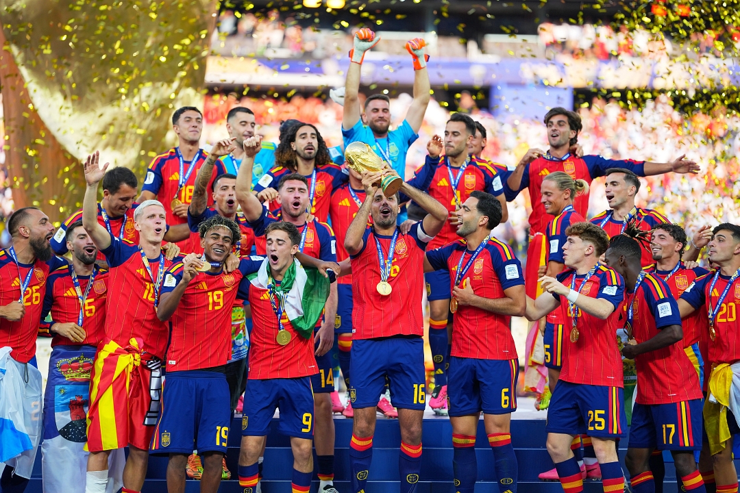 Spain back on top of world football