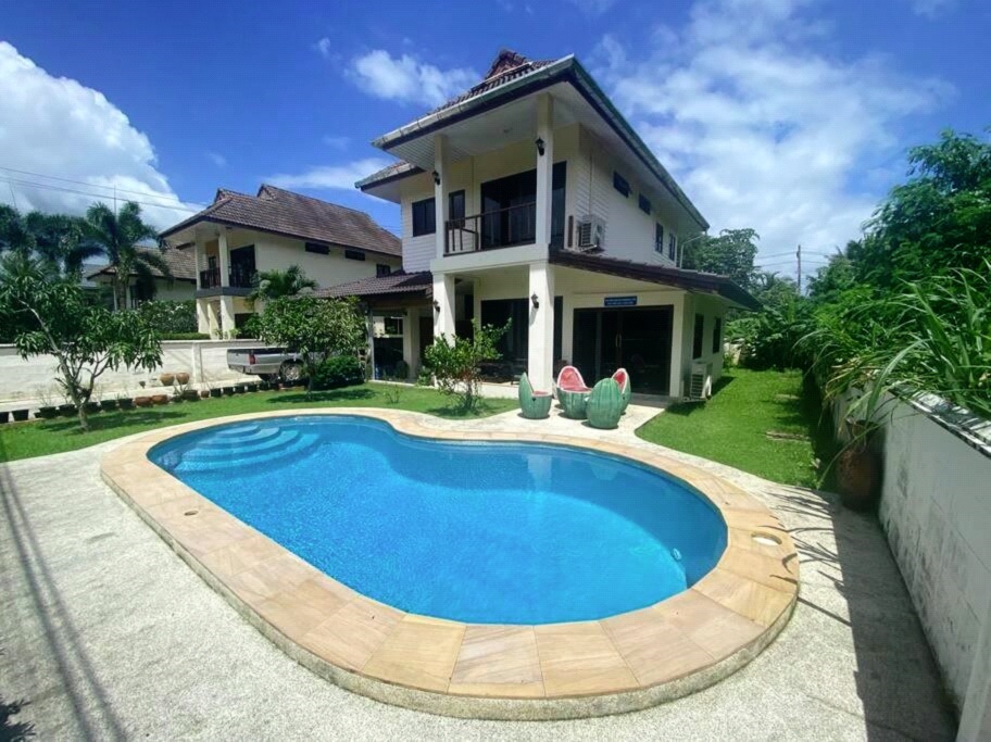 The swimming pool in a bungalow must be placed in the water-element quadrant of the north-east.