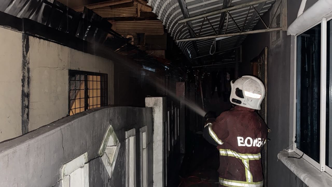 Fire razes two-storey house in Kampung Warisan