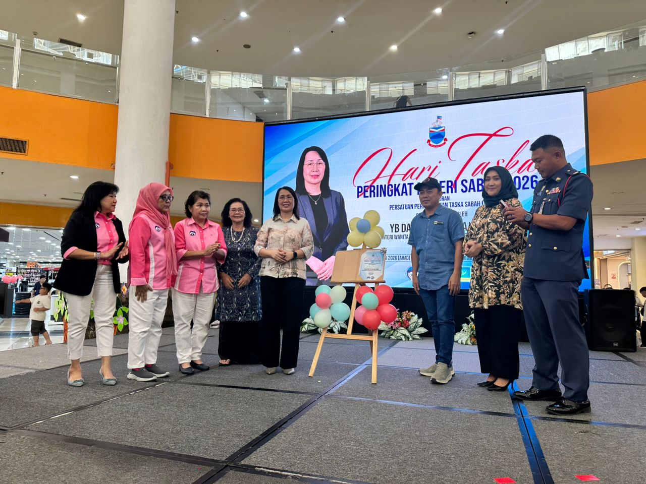 Minister urges parents to choose registered childcare centres