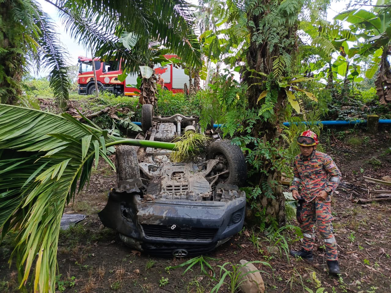 Two escape unhurt in Ranau crash