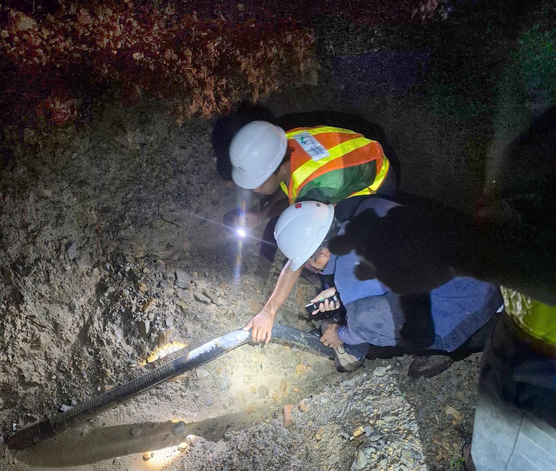 Terdapat kabel bawah tanah SE di sepanjang Kilometer 20, Jalan Tuaran didapati telah rosak.