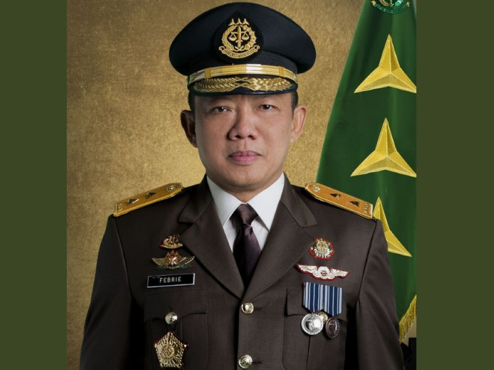 Indonesia's top prosecutor resigns amid graft probe